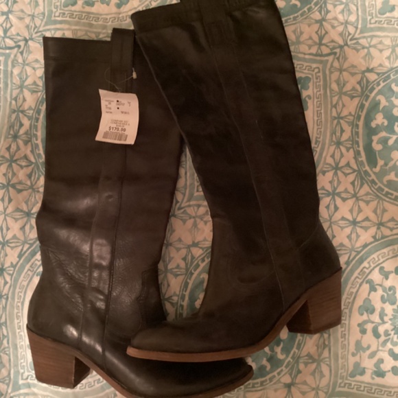 Guess Leather Boots Sz 7 Super Soft Leather Never Worn - Picture 7 of 7